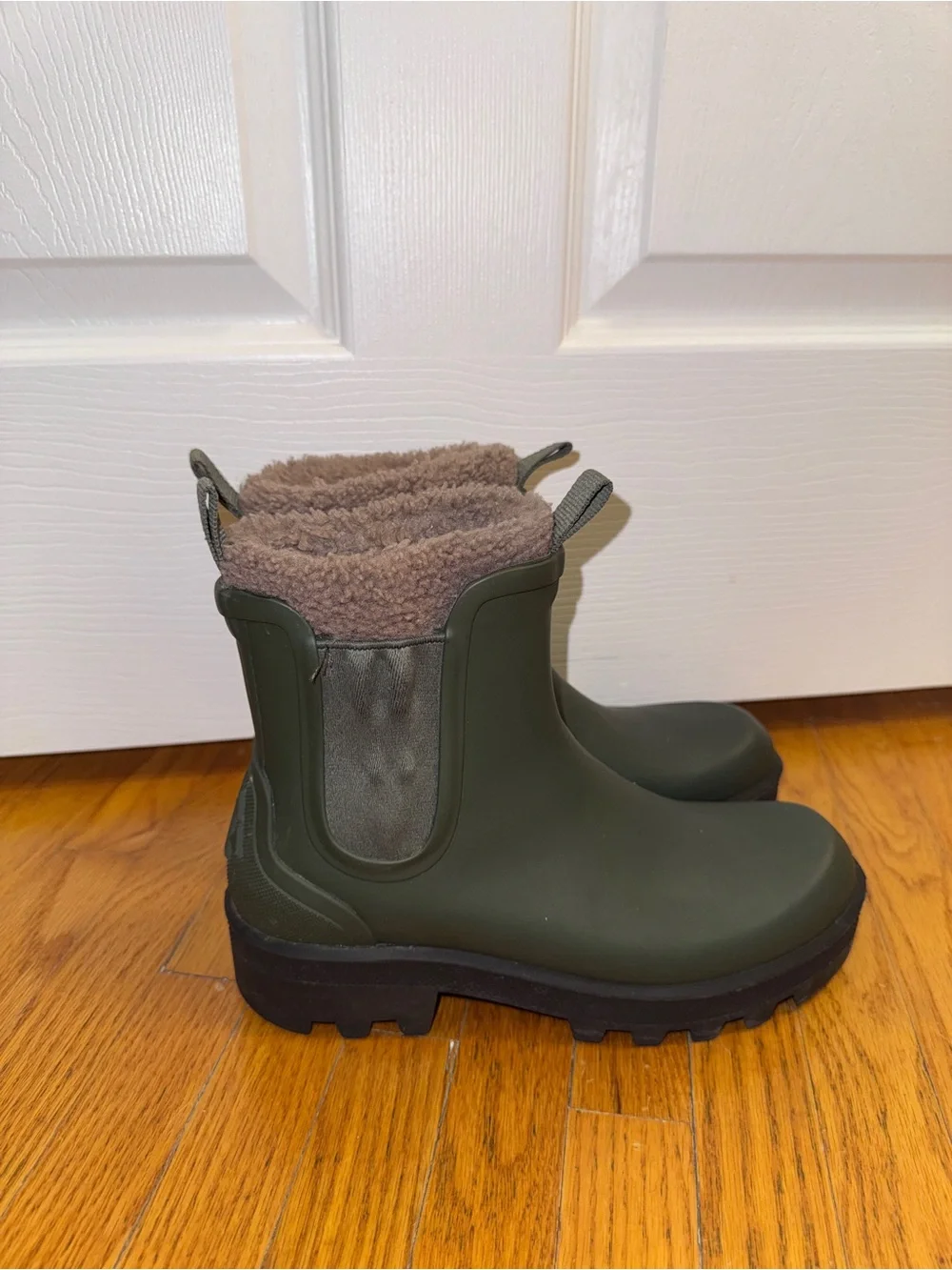 Cougar Olive Chelsea Waterproof Boot with Shearling Cuff - Picture 3 of 6